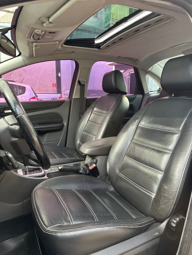 FOCUS 2.0 TITANIUM SEDAN 16V FLEX 4P AUTOMÁTICO - 2012 - PASSO FUNDO