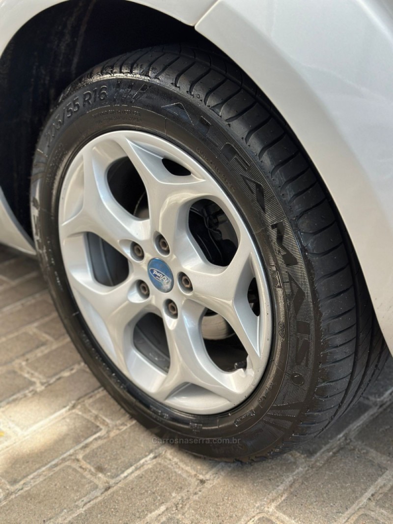 FOCUS 2.0 TITANIUM SEDAN 16V FLEX 4P AUTOMÁTICO - 2012 - PASSO FUNDO