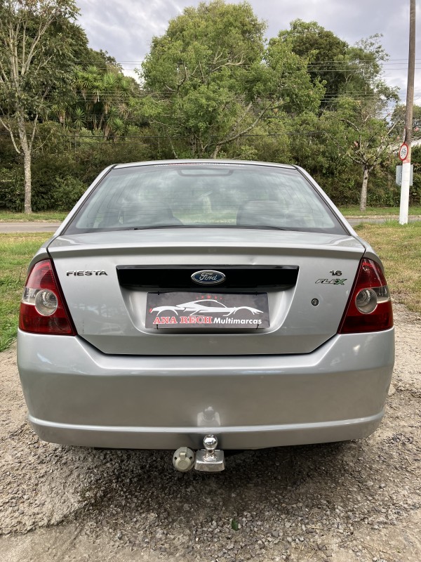 FIESTA 1.6 MPI SEDAN 8V FLEX 4P MANUAL - 2005 - CAXIAS DO SUL