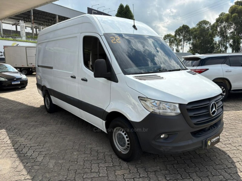 SPRINTER 2.2 CHASSI 416 FURGÃO LONGO TA DIESEL 2P MANUAL - 2022 - FARROUPILHA