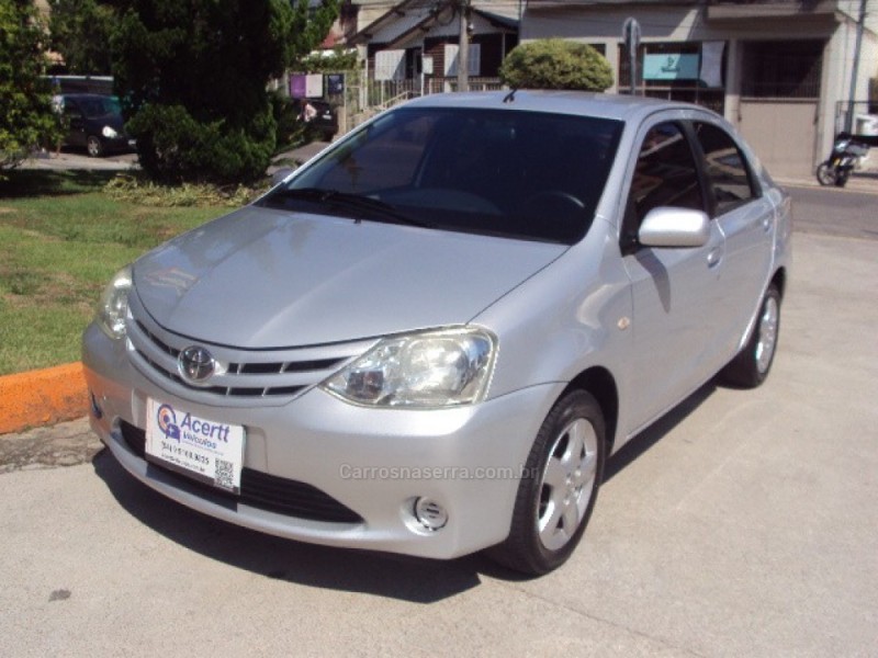ETIOS 1.5 X PLUS SEDAN 16V FLEX 4P MANUAL - 2013 - CAXIAS DO SUL