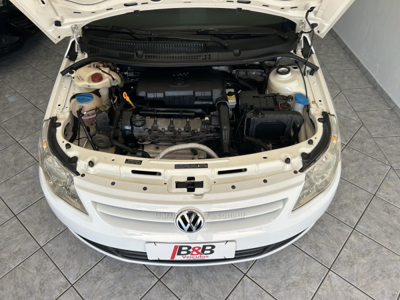 VOYAGE 1.0 MI TRENDLINE 8V FLEX 4P MANUAL - 2009 - NOVA PRATA