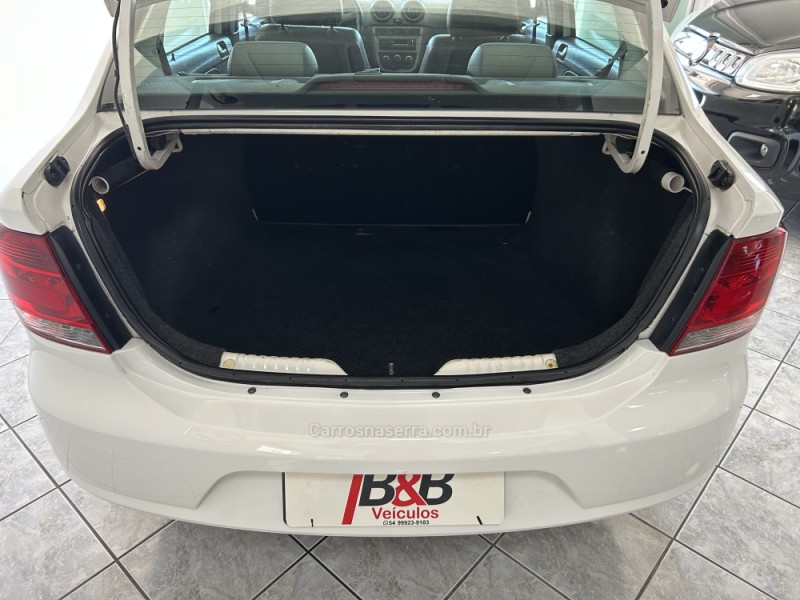 VOYAGE 1.0 MI TRENDLINE 8V FLEX 4P MANUAL - 2009 - NOVA PRATA