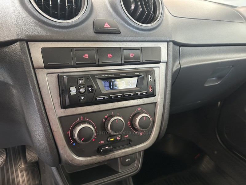 VOYAGE 1.0 MI TRENDLINE 8V FLEX 4P MANUAL - 2009 - NOVA PRATA