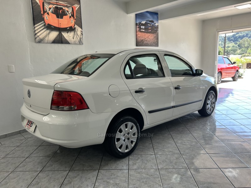 VOYAGE 1.0 MI TRENDLINE 8V FLEX 4P MANUAL - 2009 - NOVA PRATA