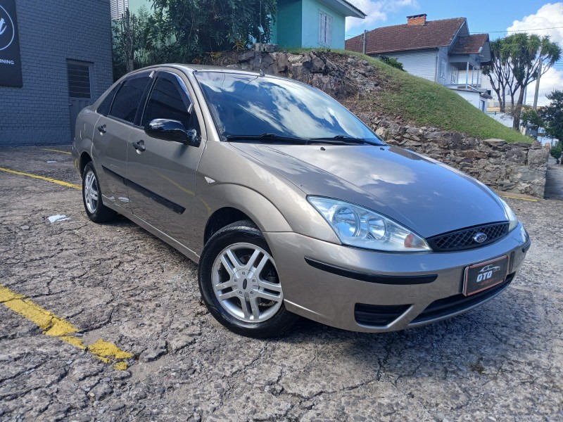 FOCUS 2.0 GLX 16V FLEX 4P AUTOMÁTICO - 2005 - FARROUPILHA