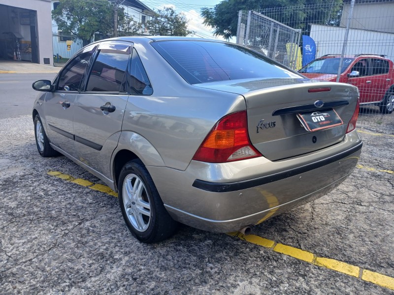 FOCUS 2.0 GLX 16V FLEX 4P AUTOMÁTICO - 2005 - FARROUPILHA