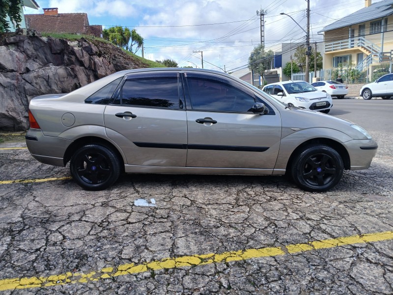 FOCUS 2.0 GLX 16V FLEX 4P AUTOMÁTICO - 2005 - FARROUPILHA