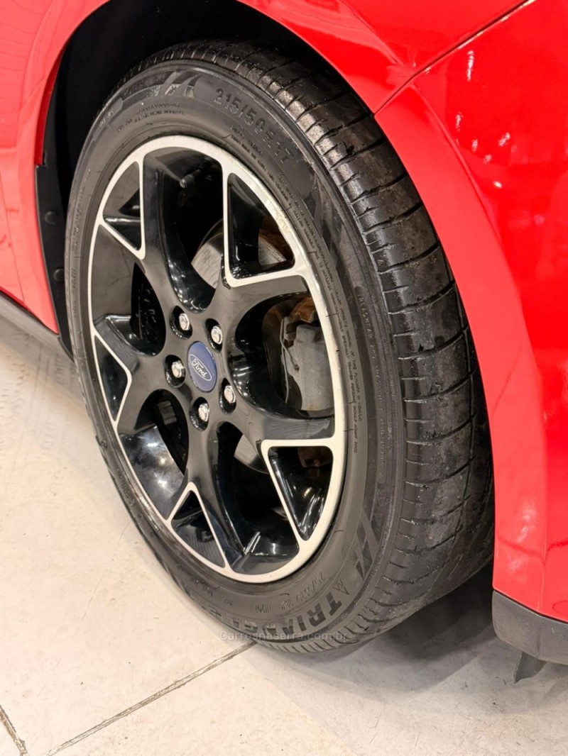 FOCUS 2.0 TITANIUM PLUS HATCH 16V FLEX 4P AUTO - 2015 - CAXIAS DO SUL