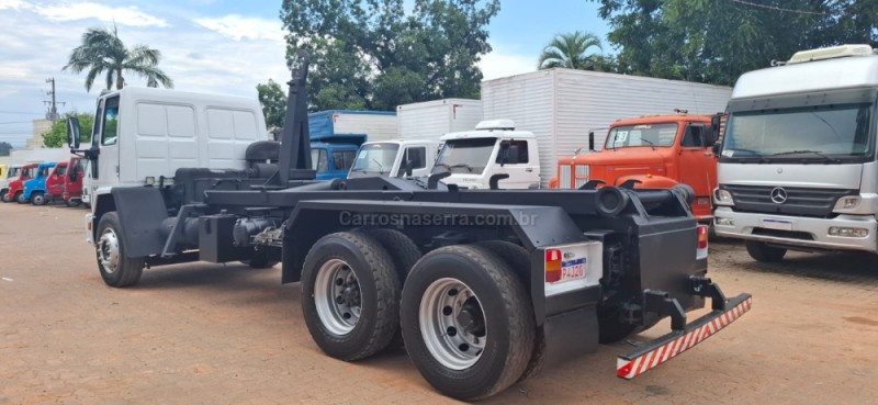 CARGO 2422 E 3 EIXOS - 2008 - PORTãO