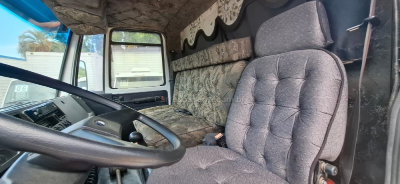 CARGO 2422 E 3 EIXOS - 2008 - PORTãO