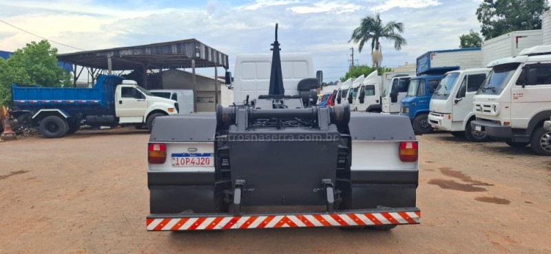 CARGO 2422 E 3 EIXOS - 2008 - PORTãO