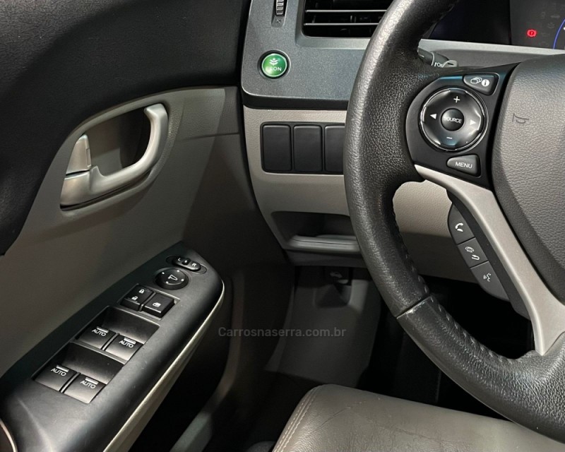 CIVIC 2.0 LXR 16V FLEX 4P AUTOMÁTICO - 2015 - VACARIA