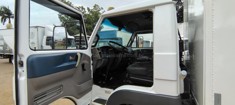 5-140 E DELIVERY - 2011 - PORTãO