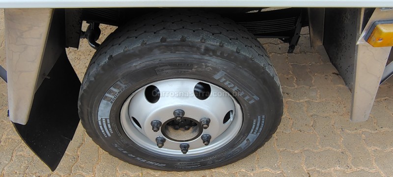 5-140 E DELIVERY - 2011 - PORTãO