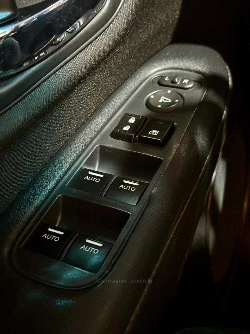 HR-V 1.8 16V FLEX LX 4P AUTOMÁTICO - 2016 - LAJEADO