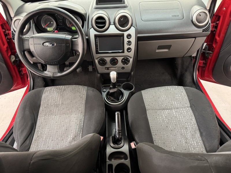 FIESTA 1.6 SE SEDAN 16V FLEX 4P MANUAL - 2014 - CAXIAS DO SUL