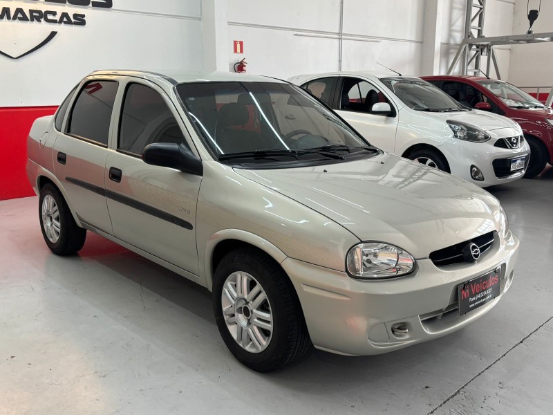 CLASSIC 1.0 MPFI SPIRIT 8V GASOLINA 4P MANUAL - 2005 - CAXIAS DO SUL