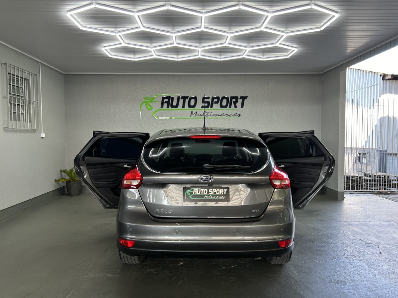 FOCUS 2.0 SE PLUS 16V FLEX 4P AUTOMÁTICO - 2017 - CAXIAS DO SUL