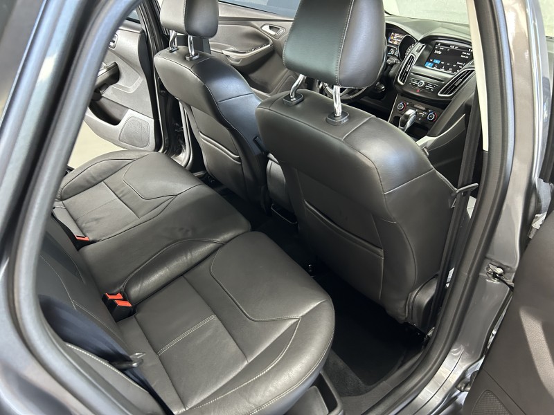 FOCUS 2.0 SE PLUS 16V FLEX 4P AUTOMÁTICO - 2017 - CAXIAS DO SUL