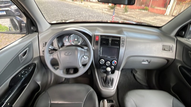 TUCSON 2.0 MPFI GL 16V 142CV 2WD GASOLINA 4P MANUAL - 2010 - CAXIAS DO SUL