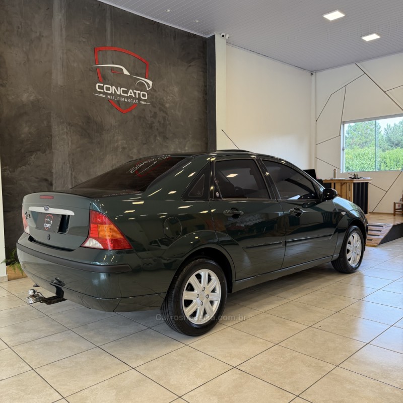 FOCUS 2.0 GHIA SEDAN 16V FLEX 4P MANUAL - 2008 - FARROUPILHA
