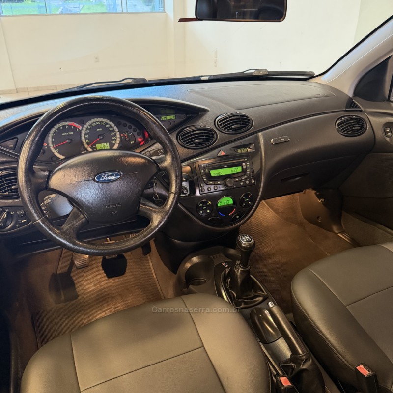 FOCUS 2.0 GHIA SEDAN 16V FLEX 4P MANUAL - 2008 - FARROUPILHA
