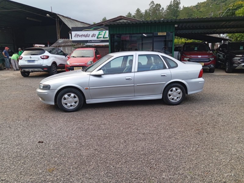 VECTRA 2.2 MPFI GLS 8V GASOLINA 4P MANUAL - 2000 - PICADA CAFé