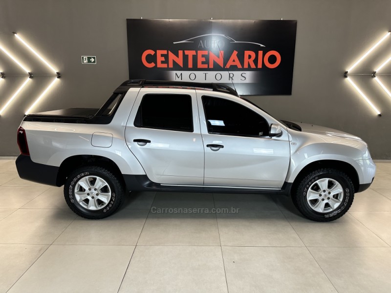 OROCH 1.6 16V EXPRESSION FLEX 4P MANUAL - 2017 - SAPIRANGA