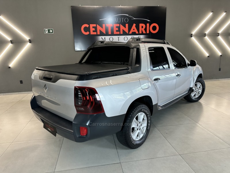 OROCH 1.6 16V EXPRESSION FLEX 4P MANUAL - 2017 - SAPIRANGA