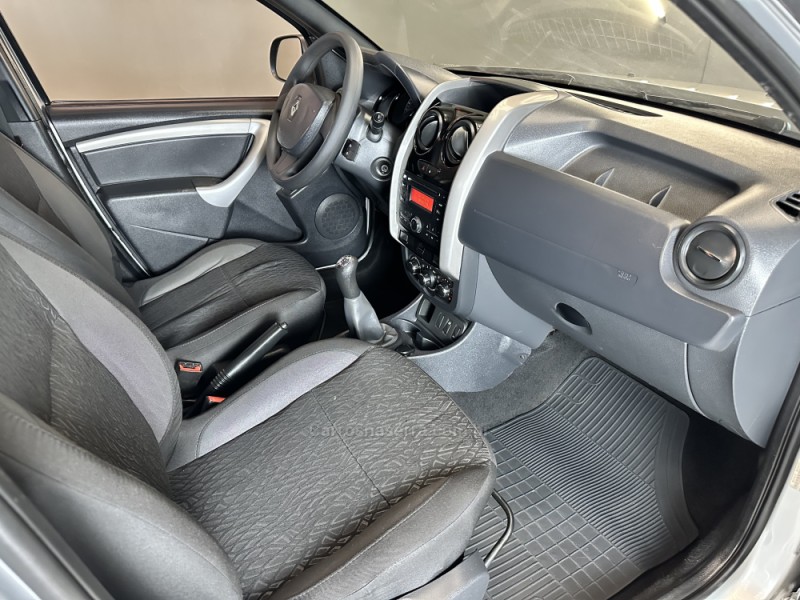 OROCH 1.6 16V EXPRESSION FLEX 4P MANUAL - 2017 - SAPIRANGA