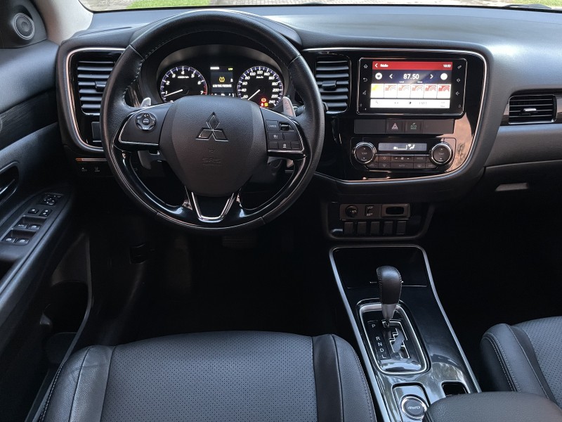 OUTLANDER 3.0 GT 4X4 V6 24V GASOLINA 4P AUTOMÁTICO - 2018 - CAXIAS DO SUL