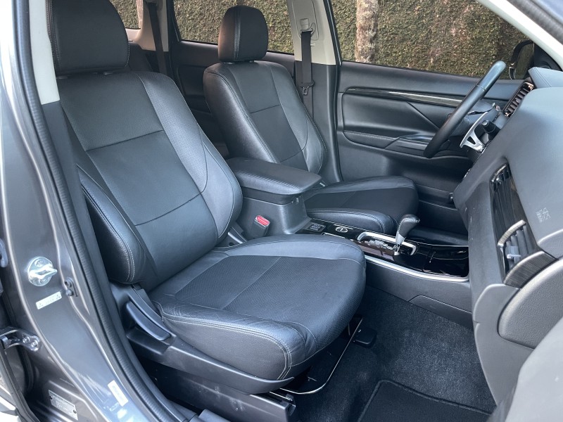 OUTLANDER 3.0 GT 4X4 V6 24V GASOLINA 4P AUTOMÁTICO - 2018 - CAXIAS DO SUL