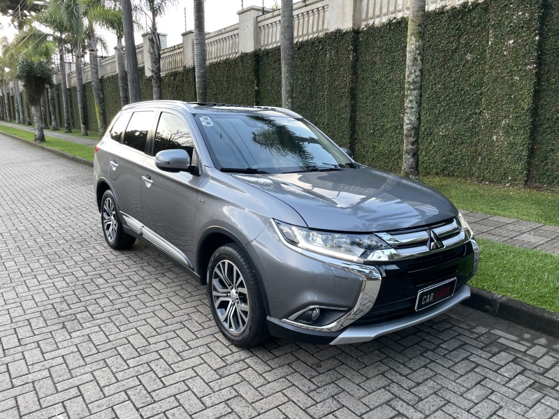 OUTLANDER 3.0 GT 4X4 V6 24V GASOLINA 4P AUTOMÁTICO - 2018 - CAXIAS DO SUL