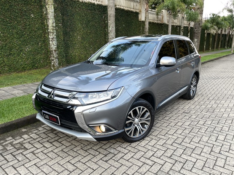 outlander 3.0 gt 4x4 v6 24v gasolina 4p automatico 2018 caxias do sul