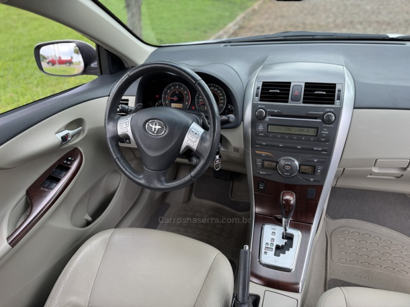 COROLLA 2.0 ALTIS PREMIUM 16V FLEX 4P AUTOMÁTICO - 2013 - CASCA