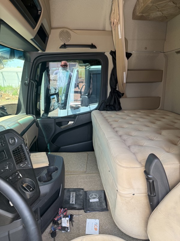 ACTROS 2548 S  - 2023 - ESTRELA