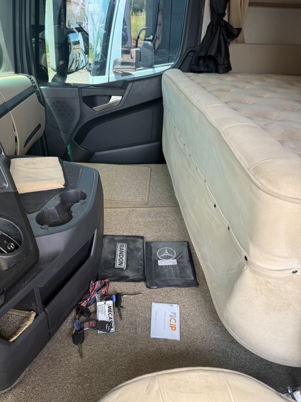 ACTROS 2548 S  - 2023 - ESTRELA