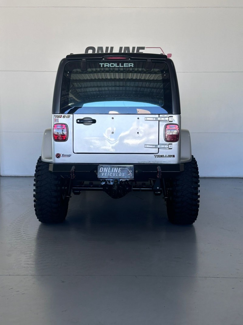 T4 3.0 TETO RÍGIDO 16V TURBO ELETRONIC DIESEL 2P MANUAL - 2010 - FARROUPILHA