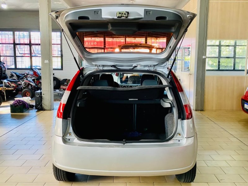 FIESTA 1.0 MPI SUPERCHARGER 8V GASOLINA 4P MANUAL - 2003 - CAXIAS DO SUL