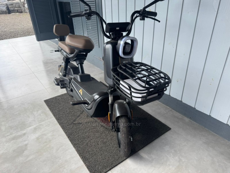 SCOOTER ELÉTRICA ALMADA 800W - 2026 - IGREJINHA