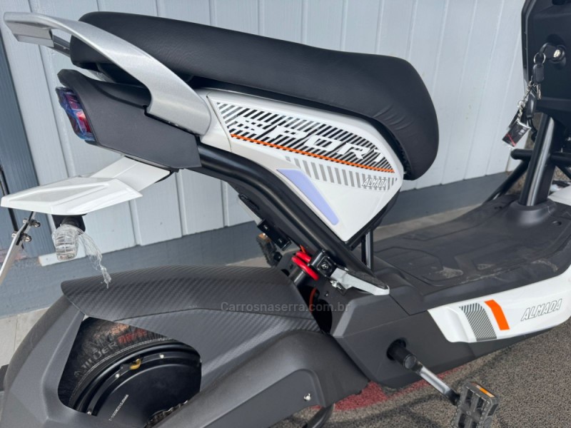 SCOOTER ELÉTRICA ALMADA SPORT 1000W - 2026 - IGREJINHA