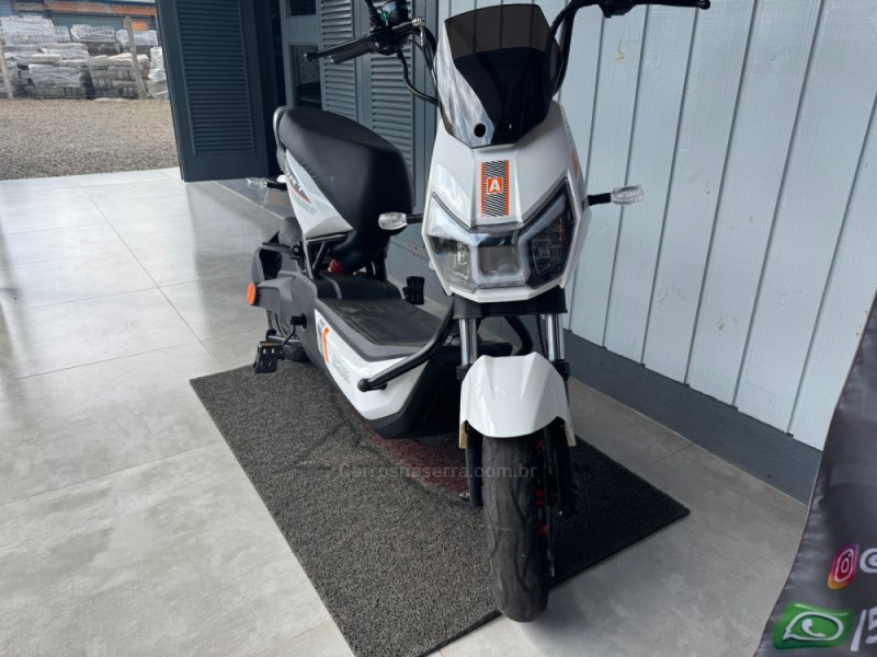 SCOOTER ELÉTRICA ALMADA SPORT 1000W - 2026 - IGREJINHA