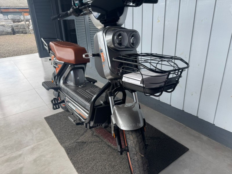 SCOOTER ELÉTRICA ALMADA 1000W - 2026 - IGREJINHA