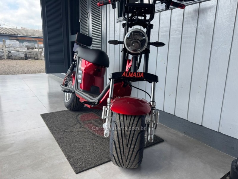SCOOTER ELÉTRICA ALMADA 1000W - 2026 - IGREJINHA