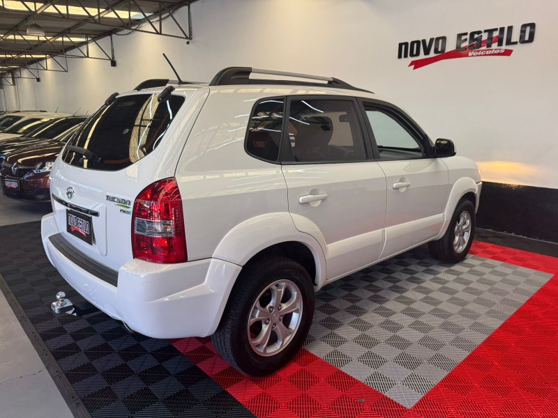 TUCSON 2.0 MPFI GLS 16V 143CV 2WD FLEX 4P AUTOMÁTICO - 2015 - CAXIAS DO SUL