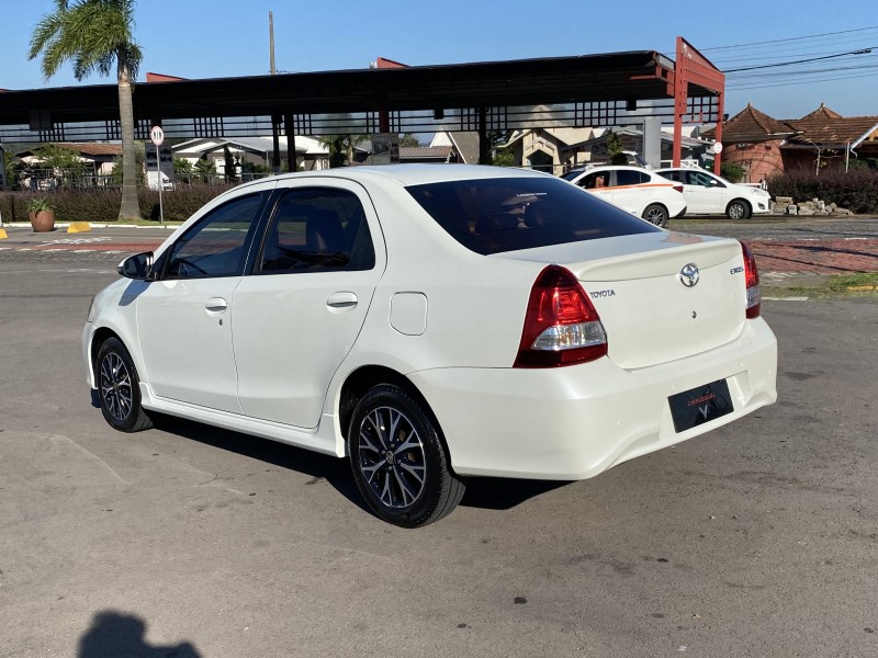 ETIOS 1.5 PLATINUM SEDAN 16V FLEX 4P AUTOMÁTICO - 2018 - CARLOS BARBOSA