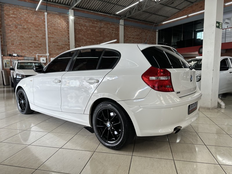 118I 2.0 TOP HATCH 16V GASOLINA 4P AUTOMÁTICO - 2011 - FARROUPILHA