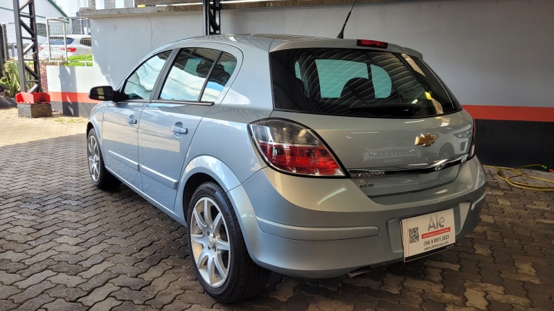 VECTRA 2.0 MPFI GT HATCH 8V FLEX 4P MANUAL - 2010 - GARIBALDI