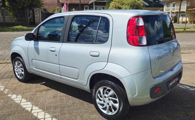 UNO 1.0 VIVACE 8V FLEX 4P MANUAL - 2013 - CANELA